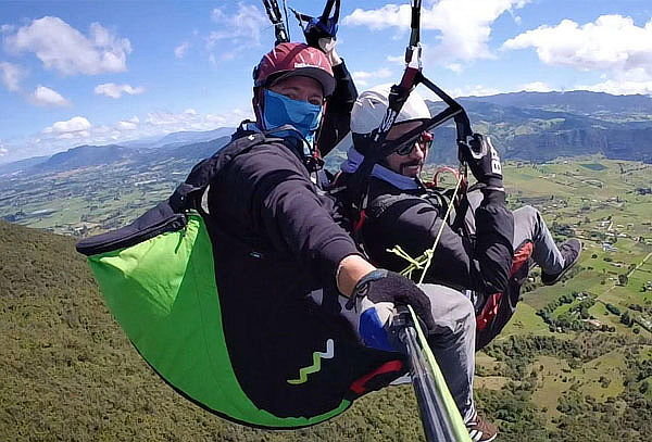 Vuelo en Parapente 15 a 20 Minutos en La Calera