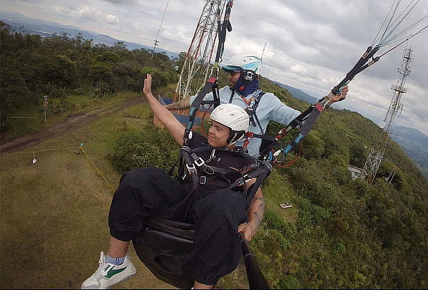 Vuelo en Parapente 15 a 20 Minutos en La Calera