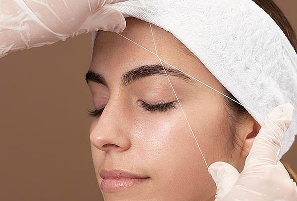 Depilación de Cejas con  Hilo + Visagismo