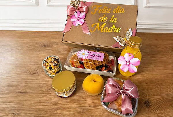 Desayuno: Celebrando a Mamá