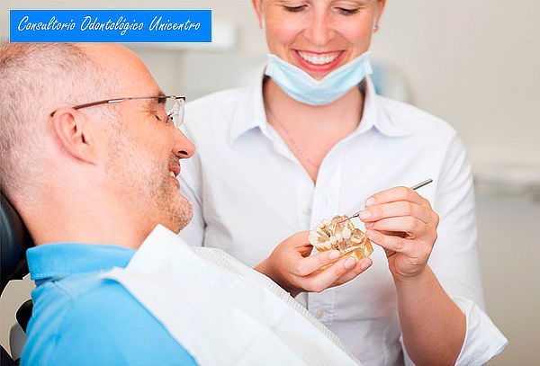 Implante Dental en Titanio con Odontólogo Especializado