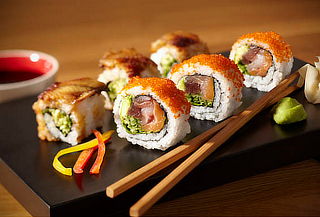 20 o 40 Piezasa de sushi 2 sedes Colina o Galerías
