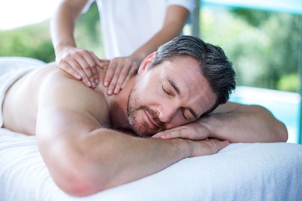 Masaje relajante de cuerpo completo + Aceites esenciales