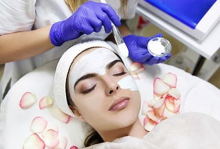 Rejuvenece con Radiofrecuencia  Facial y Limpieza Profunda
