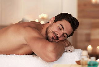 Day Masaje Relajante + Facial C/Opción delineado de Barba  