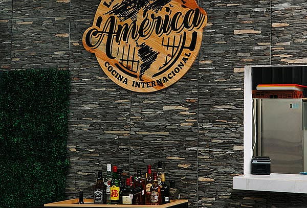 Empanada + Arrachera y Cerveza en La Parrilla de América