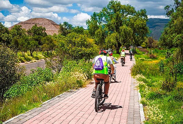 Puebleando en bici por Teotihuacan + taller y más