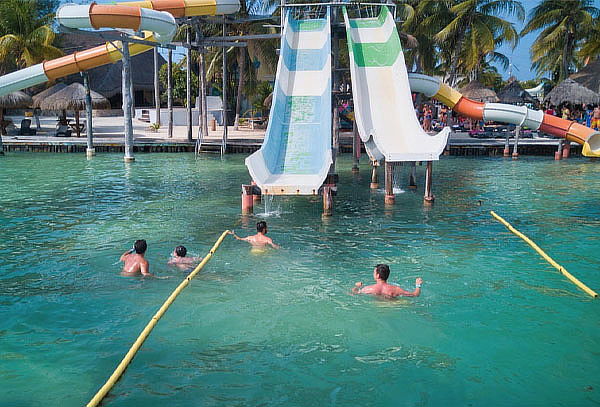 CANCUN ISLA MUJERES 4D/3N para 2 + Hospedaje + Desayuno