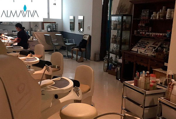 Uñas de acrílico en  ALMAVIVA Spa Condesa