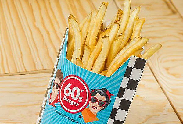 Orden de Alitas + Papas en Sixties Burger Interlomas