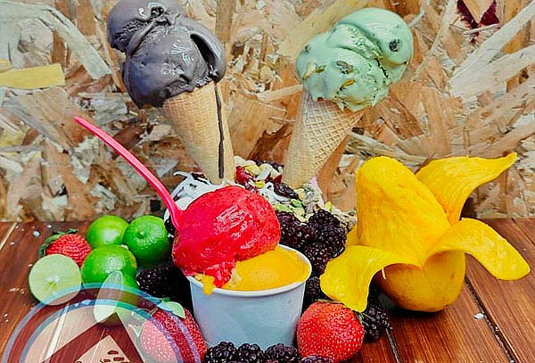 ¡Para compartir! 1 Helado + 1 Paleta de Agua Sabor a Elegir