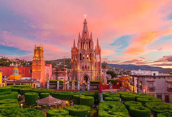 La Gruta Spa (Aguas termales) + San Miguel de Allende 