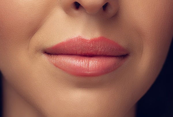 Micropigmentación permanente de labios