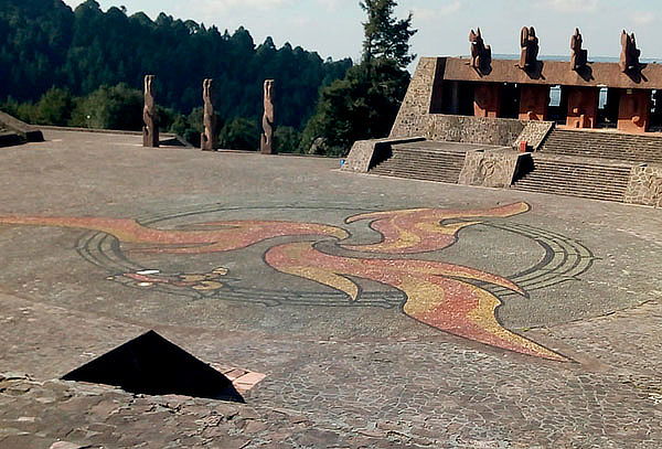 Mariposa Monarca + Centro ceremonial OTOMÍ