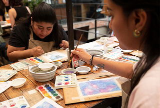 Explora tu lado Artístico con Clase de Pintura con Acuarela