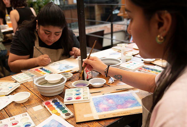 Explora tu lado Artístico con Clase de Pintura con Acuarela