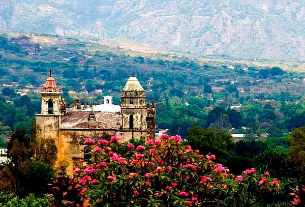 2 pueblos mágicos: TEPOZTLÁN  + Yecapixtla