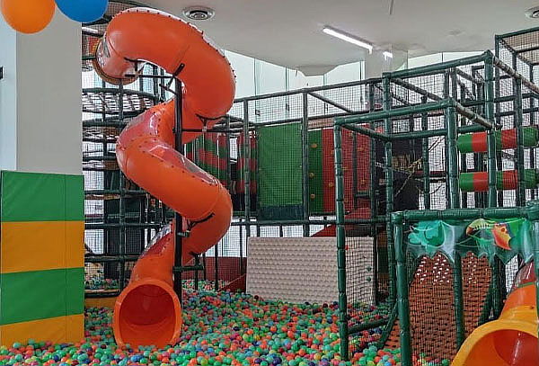 Diviértete en Jump-In ¡9 Sucursales! + Calcetines