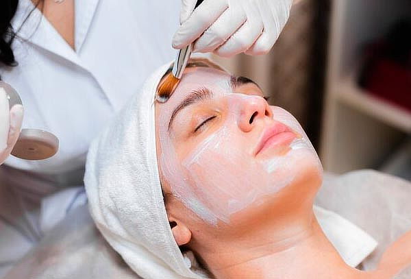 Facial hidratante con Aparatologia + masaje cuerpo completo