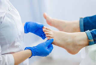 Servicio Podológico: Pedicure Clínico Preventivo en Condesa