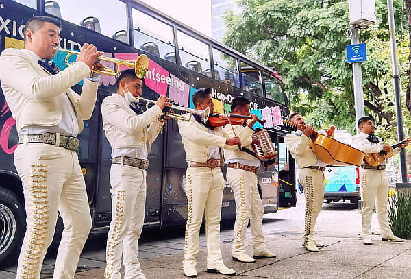 Acceso a Mariachi Night Tour con Capital Bus 