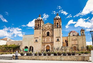 Tesoros de Oaxaca: Monte Albán, Hierve el agua y mezcal