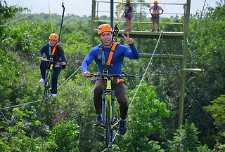 Sky Trail: Bicicletas en el aire ¡Selvatica Rivera Maya!