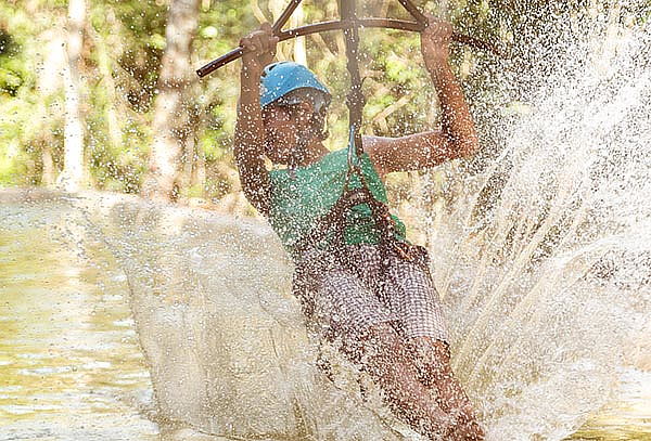 Extreme Canopy ¡Tour de Tirolesas! en Selvatica Rivera Maya 