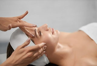 Fototerapia Facial + Mascarilla Facial + Regalo