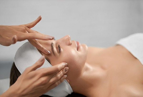 Fototerapia Facial + Mascarilla Facial + Regalo