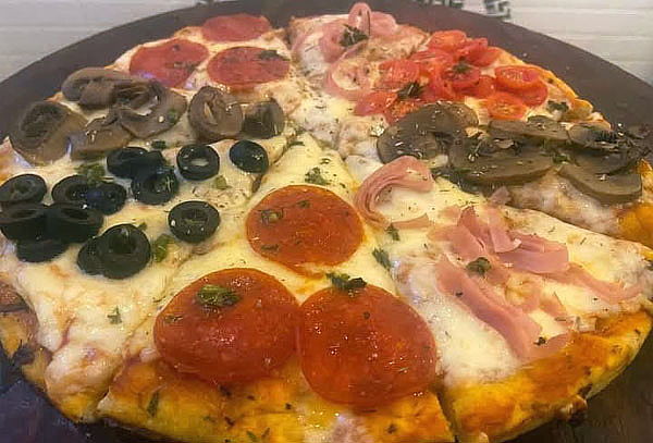 Barra de Pizzas, Diferentes Sabores por 1 hora con 30 min
