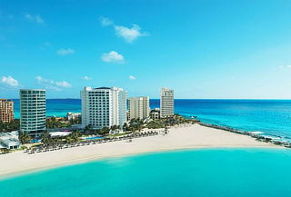 ¡Todo Incluido! 5D/4N Krystal Grand Cancún para 2 + menores
