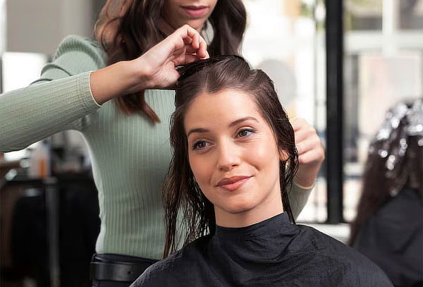 ¡Nuevo Look! Corte de cabello + Tratamiento de hidratación 