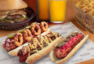 2 hot dogs + cerveza para 2 en THE B Sucursal Condesa 