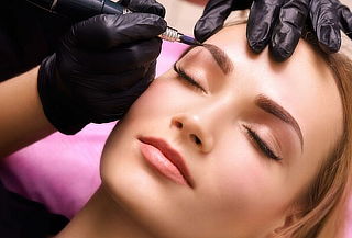 Diseño de Ceja + Microblading o Efecto Polvo 