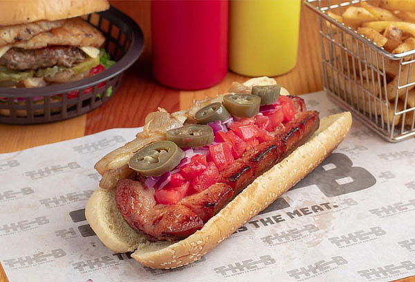 2 hot dogs + cerveza para 2 en THE B Sucursal Condesa 