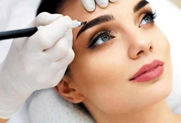 Microblading de Cejas Pelo a Pelo + Facial Fototerapia
