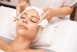 2x1 en Limpieza facial total, rostro renovado