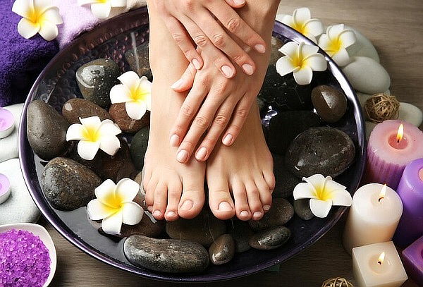 Manicure y Pedicure Spa + Exfoliación + Mascarilla + Gel