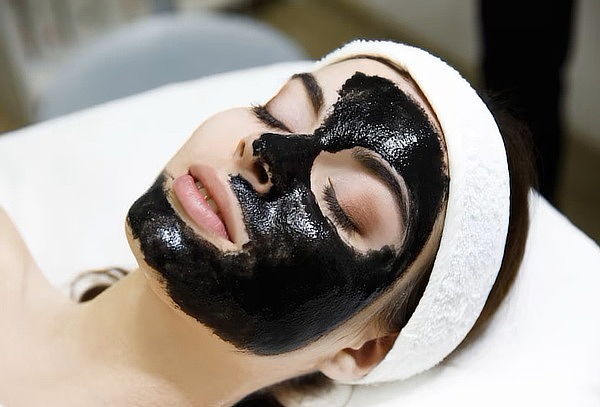 2 Sesiones de Hollywood Peel + Copa de Vino