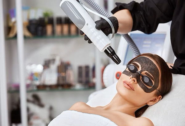 2 Sesiones de Hollywood Peel + Copa de Vino