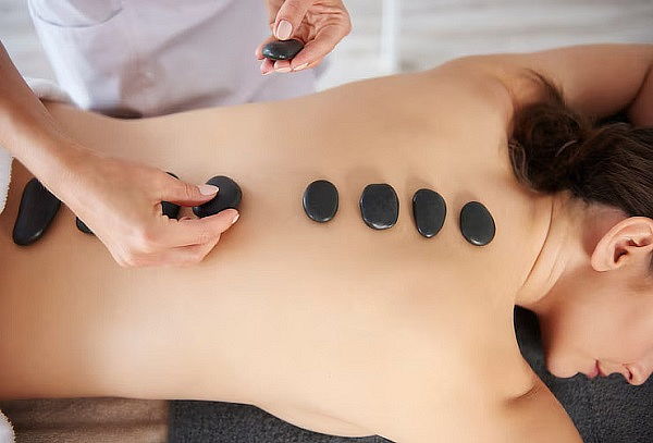 Masaje relajante, sueco o piedras calientes de 60 min
