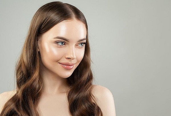 Aplicación de Exosomas en rostro ¡Regenera y Rejuvenece!