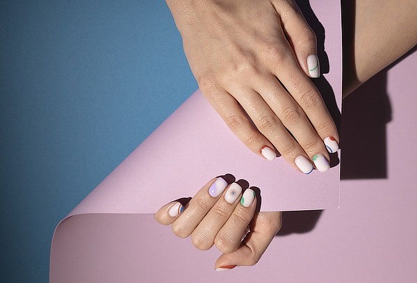 Manicure con Gel + Diseño Básico + Exfoliación de Manos 