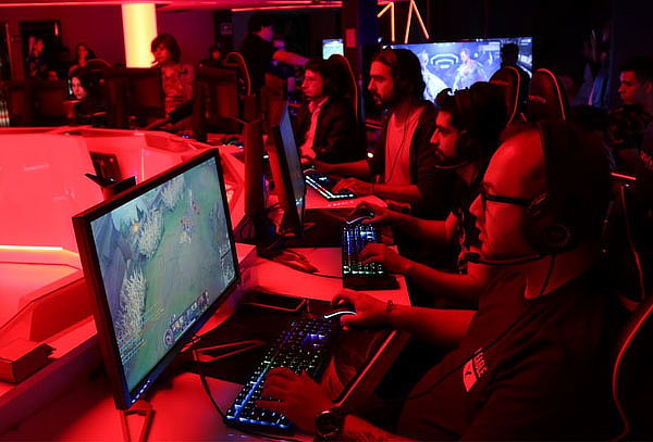 Vive 1 hora de Diversión en Arena The Place to Play ¡15 Suc!