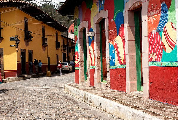 Tlalpujahua y El Oro ¡Casa de Santa Claus, iglesia y más!