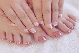 Manicure y Pedicure + Gel semipermanente + Bebida