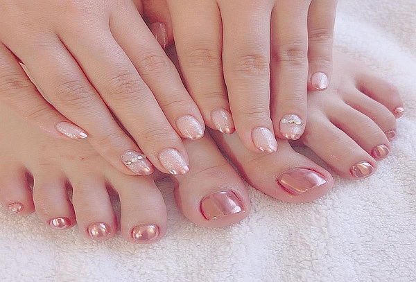 Manicure y Pedicure + Gel semipermanente + Bebida