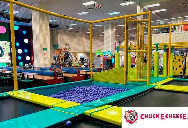 COMBO Juego-Alimentos: 1 Pizza MED + 2 Refrescos + 60 Juegos