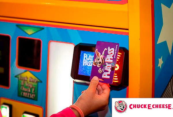 COMBO Juego-Alimentos: 1 Pizza MED + 2 Refrescos + 60 Juegos